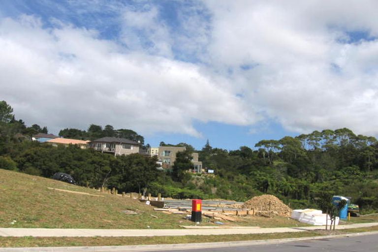 Photo of property in 6 Spoonbill Place, Unsworth Heights, Auckland, 0632