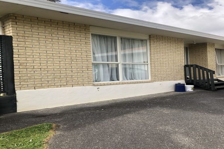 Photo of property in 44a De Havilland Drive, Goodwood Heights, Auckland, 2105