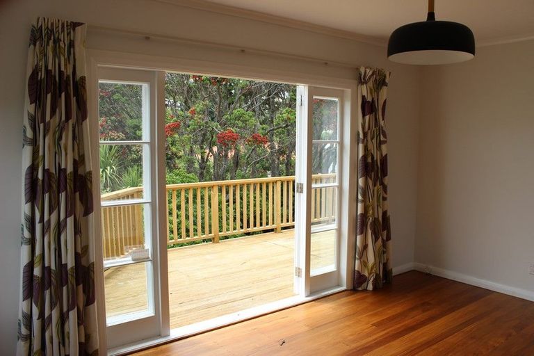 Photo of property in 8 Rodney Street, Northland, Wellington, 6012