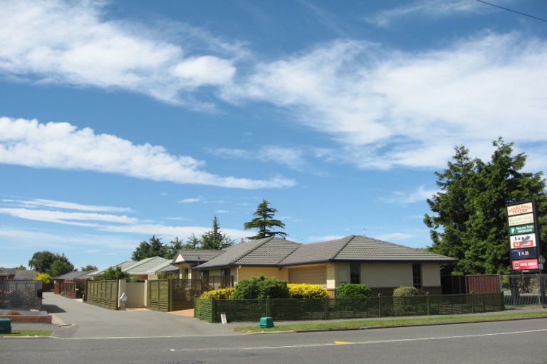 Photo of property in 433b Mairehau Road, Parklands, Christchurch, 8083