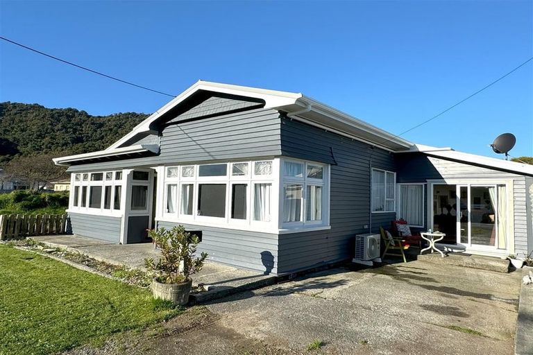 Photo of property in 9 Newcastle Street, Cobden, Greymouth, 7802