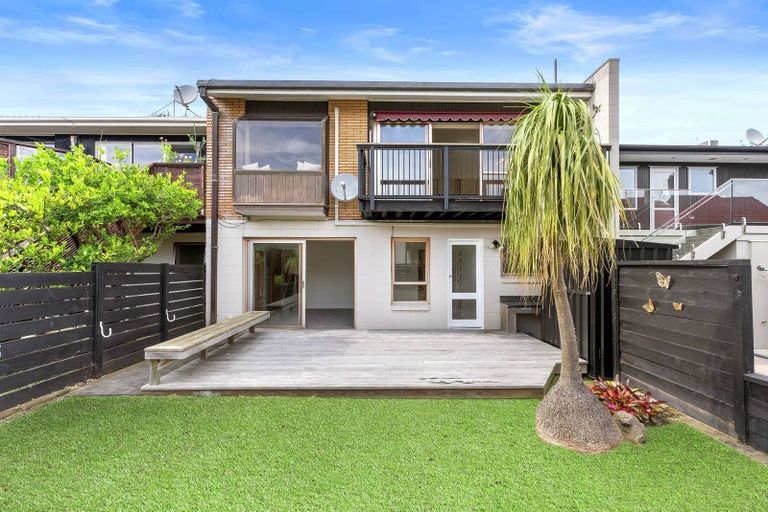 Photo of property in 3/31 The Parade, Bucklands Beach, Auckland, 2012