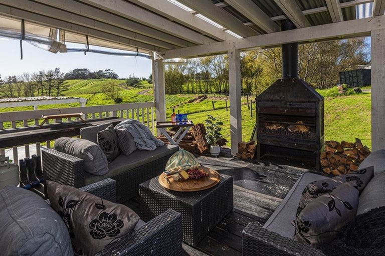 Photo of property in 228 Petley Road, Paparoa, 0571