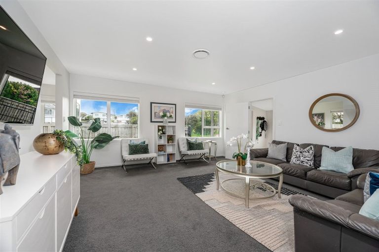 Photo of property in 25 Tiroroa Avenue, Te Atatu South, Auckland, 0610