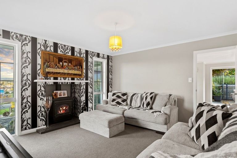 Photo of property in 10 Tralee Street, Omokoroa, 3114