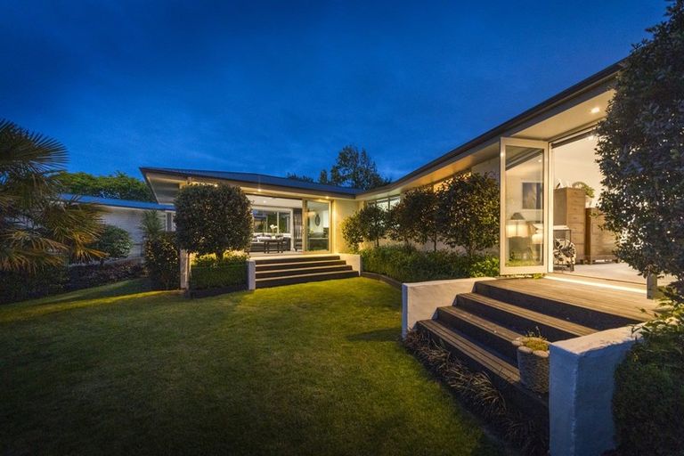 Photo of property in 34 Churchill Avenue, Hokowhitu, Palmerston North, 4410