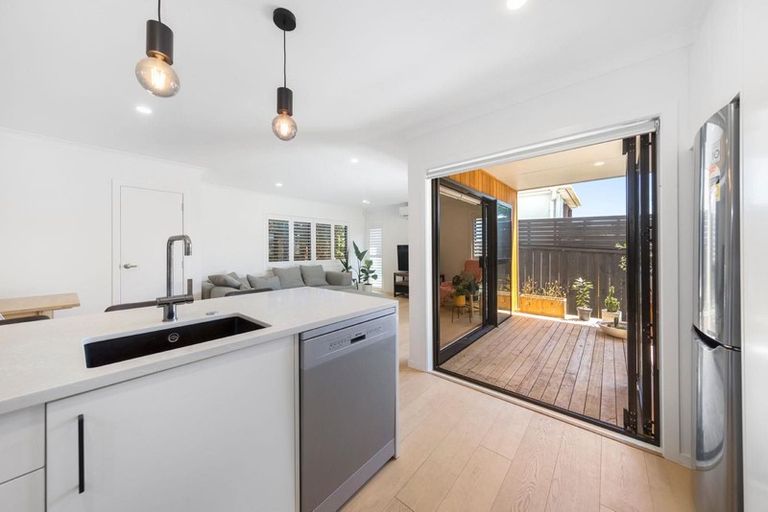 Photo of property in 125a Point Chevalier Road, Point Chevalier, Auckland, 1022