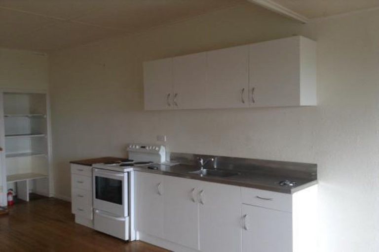 Photo of property in 77 Karaka Street, Castlecliff, Whanganui, 4501