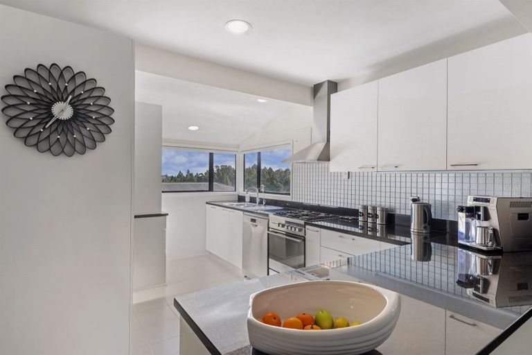 Photo of property in 1/20 Coroglen Avenue, Birkenhead, Auckland, 0626