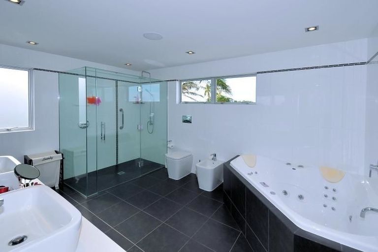 Photo of property in 7 Ellice Road, Totara Vale, Auckland, 0629