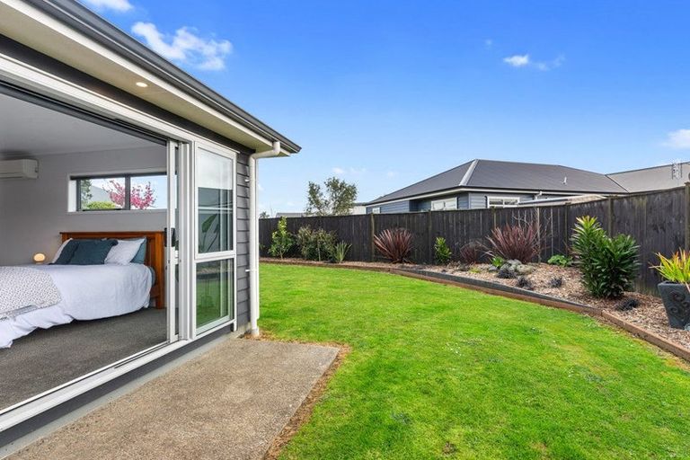 Photo of property in 14 Malbec Place, Huapai, Kumeu, 0810