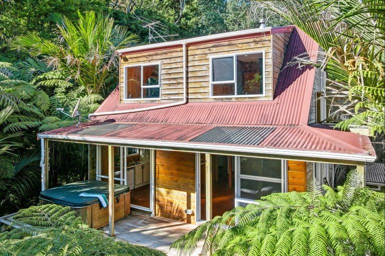 Photo of property in 35 Clinton Road, Tawharanui Peninsula, Matakana, 0986