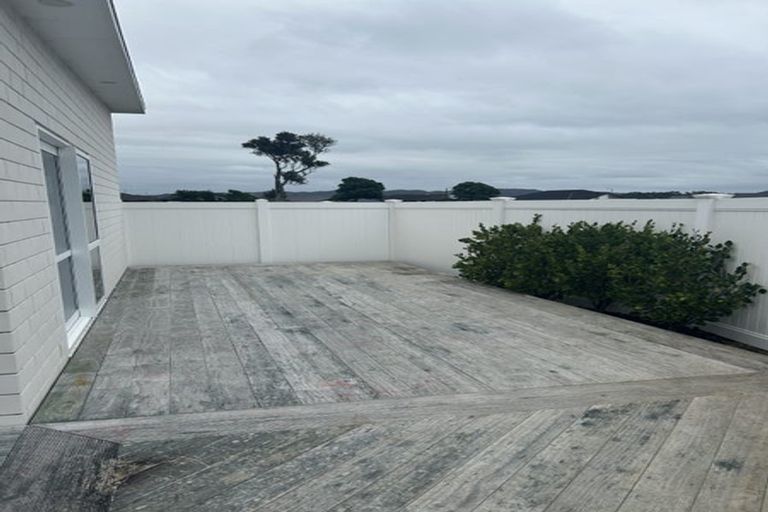 Photo of property in 10 Puroto Place, One Tree Point, 0118