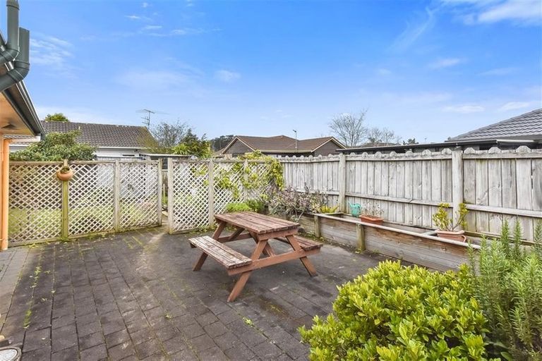 Photo of property in 59 Frank Nobilo Drive, Golflands, Auckland, 2013