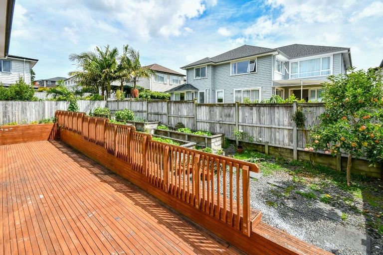 Photo of property in 26 Lagonda Rise, Oteha, Auckland, 0632