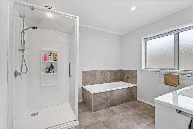 Photo of property in 12 Catherin Servant Close, Maunu, Whangarei, 0110