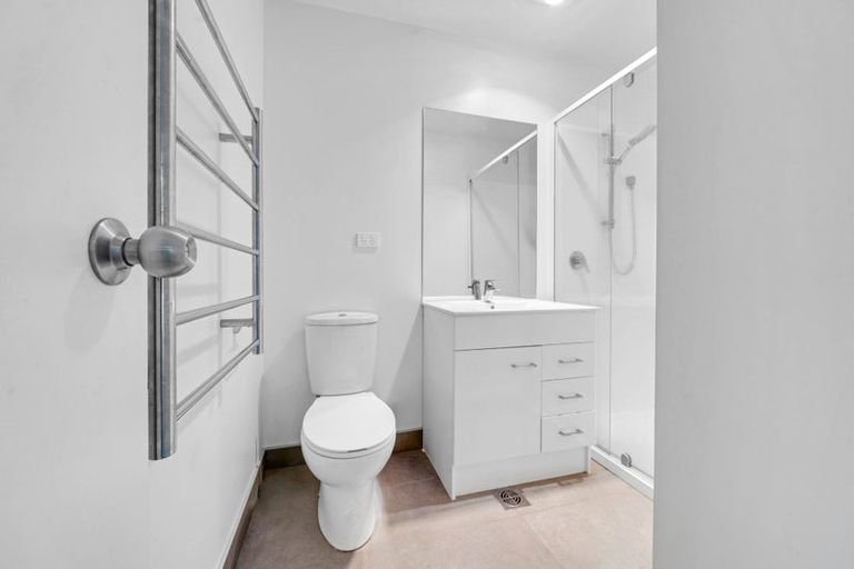 Photo of property in 9 Tarapuke Lane, Papakura, 2110