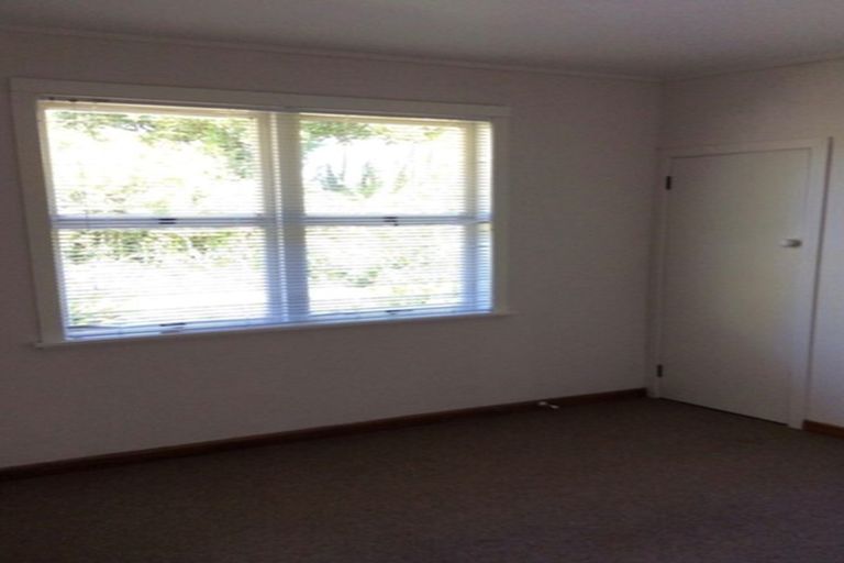 Photo of property in 29 Island Bay Road, Beach Haven, Auckland, 0626