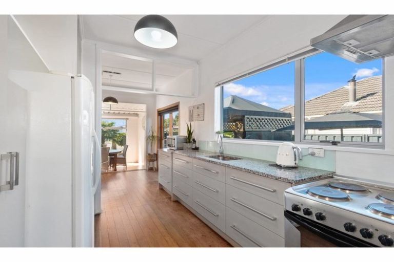 Photo of property in 18 Garvins Road, Hornby, Christchurch, 8042