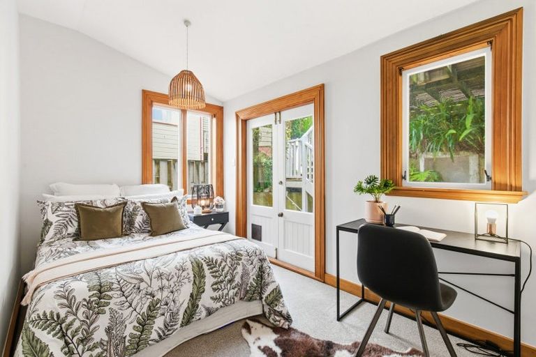 Photo of property in 16 Talavera Terrace, Kelburn, Wellington, 6012