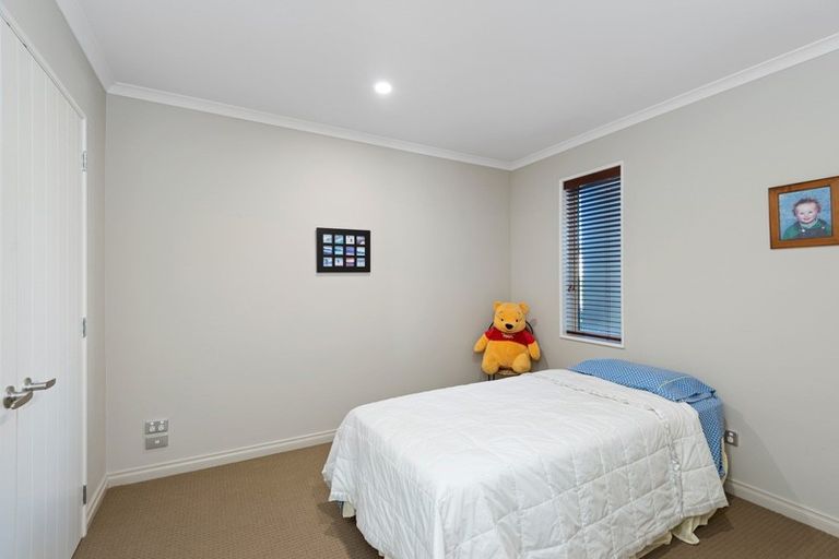 Photo of property in 10 Ruby Avenue, Northwood, Christchurch, 8051