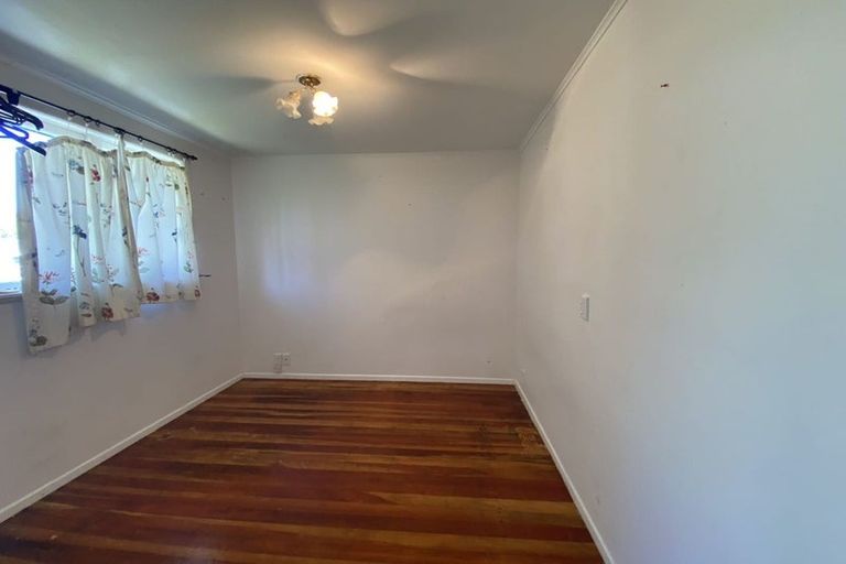 Photo of property in 10 Ribblesdale Road, Henderson, Auckland, 0612