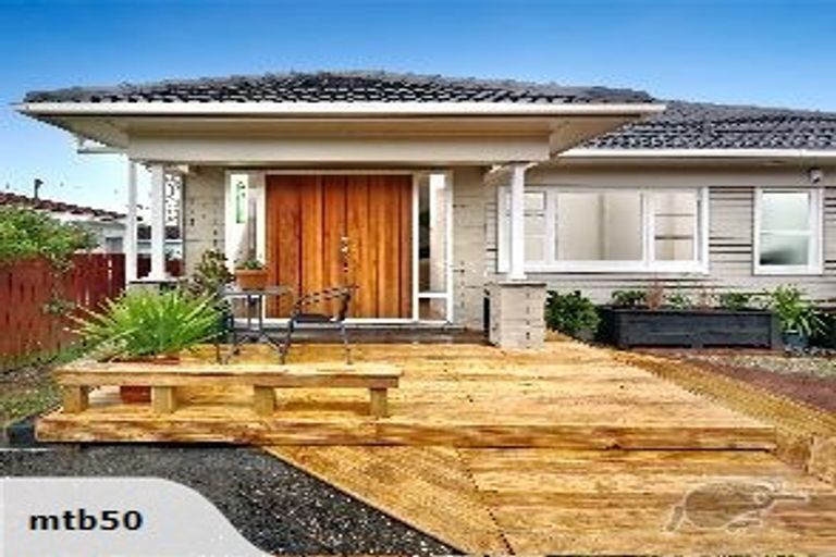 Photo of property in 1/179 Waimumu Road, Massey, Auckland, 0614