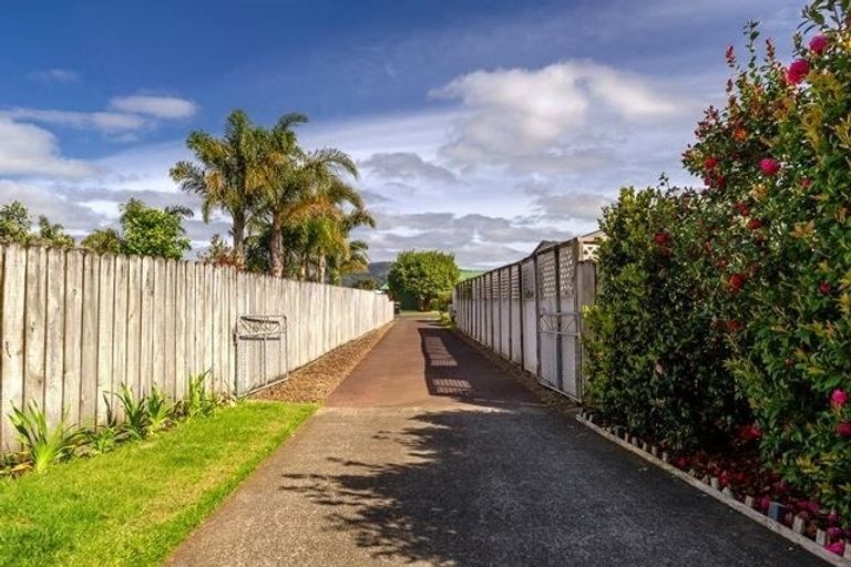 Photo of property in 18 Cholmondeley Crescent, Whitianga, 3510