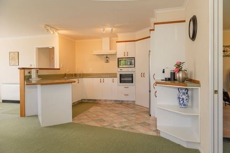 Photo of property in 18 Cholmondeley Crescent, Whitianga, 3510