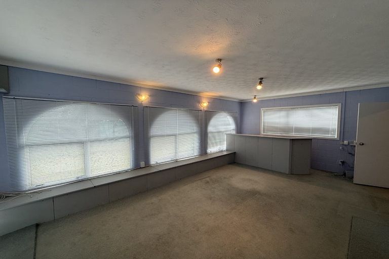 Photo of property in 4 Seakens Way, Glen Eden, Auckland, 0602