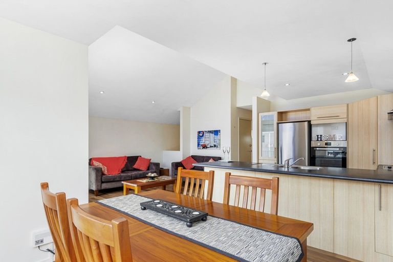 Photo of property in 2/48 May Street, Mount Maunganui, 3116