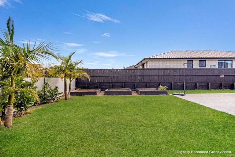 Photo of property in 32 Waireka Road, Rototuna North, Hamilton, 3210