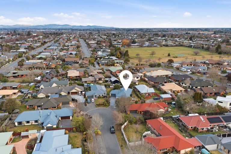 Photo of property in 8 Carmana Gardens, Rangiora, 7400