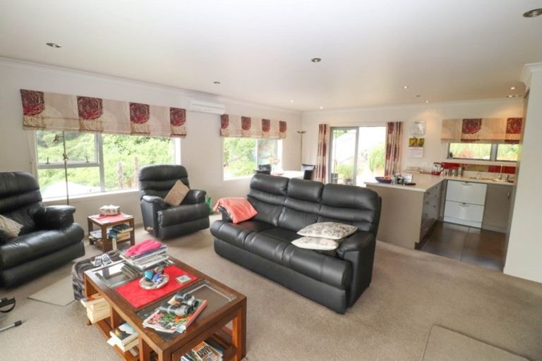 Photo of property in 128 Brunton Crescent, Thames, 3500