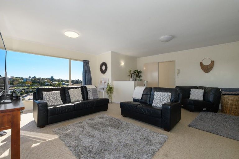 Photo of property in 19 Bellevue Road, Brookfield, Tauranga, 3110
