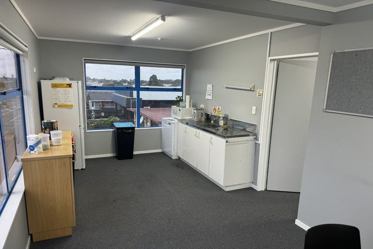 Photo of property in 352 Devon Street West, Lynmouth, New Plymouth, 4310