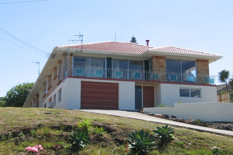 Photo of property in 3/16 Beach Road, Castor Bay, Auckland, 0620