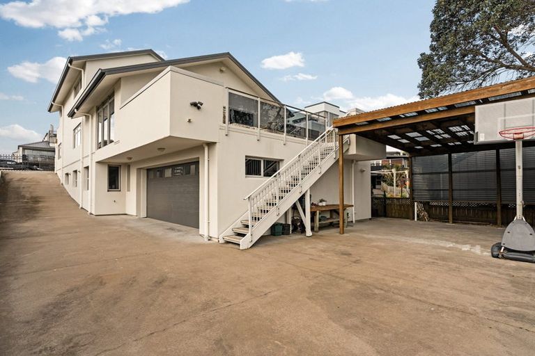 Photo of property in 40 Oceanview Road, Mount Maunganui, 3116