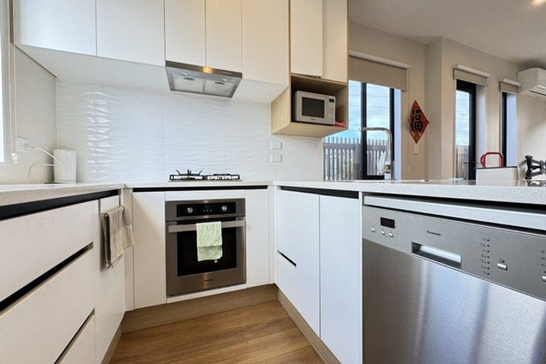 Photo of property in 2 Freshland Drive, Flat Bush, Auckland, 2019