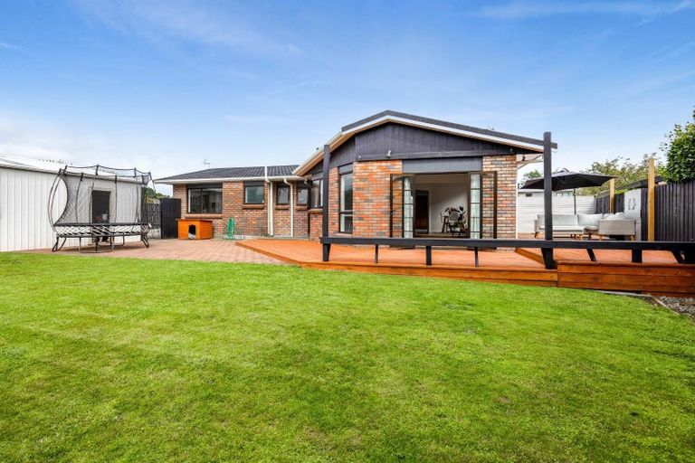 Photo of property in 42 Heta Road, Highlands Park, New Plymouth, 4312