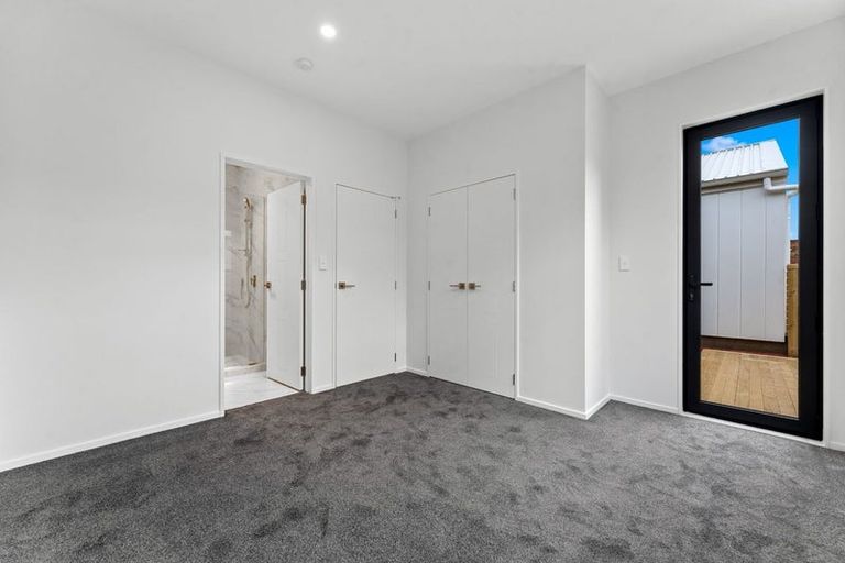 Photo of property in 16 Taukahiwi Road, Pukekohe, 2120