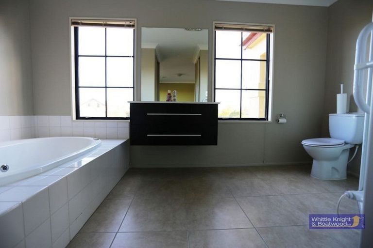 Photo of property in 42 Glasnevin Drive, Casebrook, Christchurch, 8051