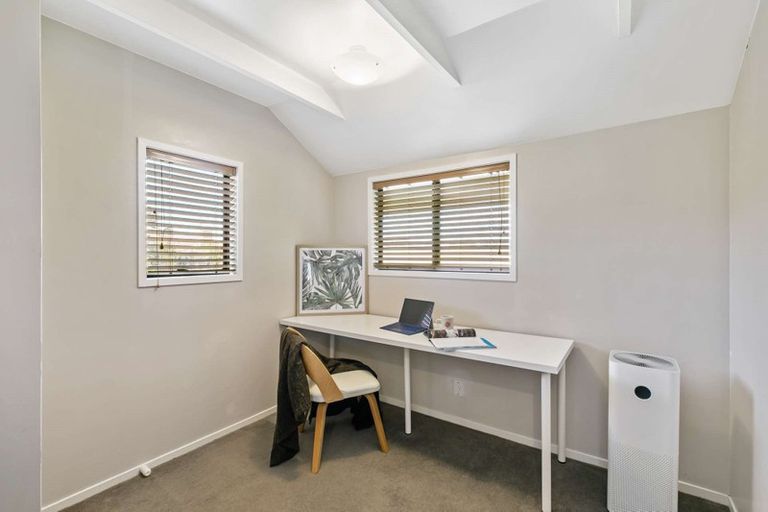 Photo of property in 3/44 Roberts Road, Glenfield, Auckland, 0629