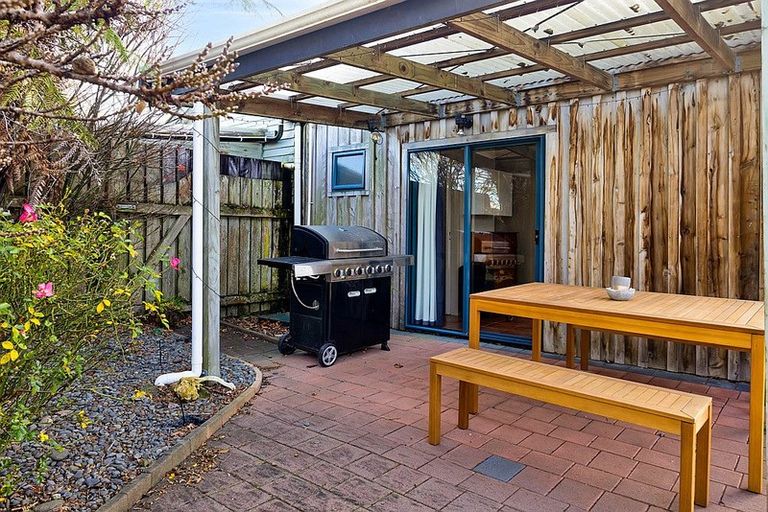 Photo of property in 70 Victoria Street, Hawera, 4610