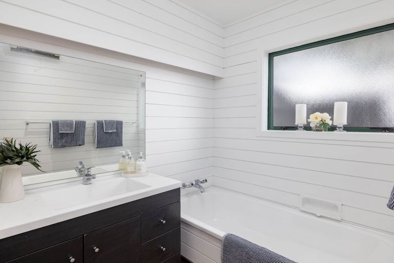 Photo of property in 3 Chilton Drive, Mairehau, Christchurch, 8052