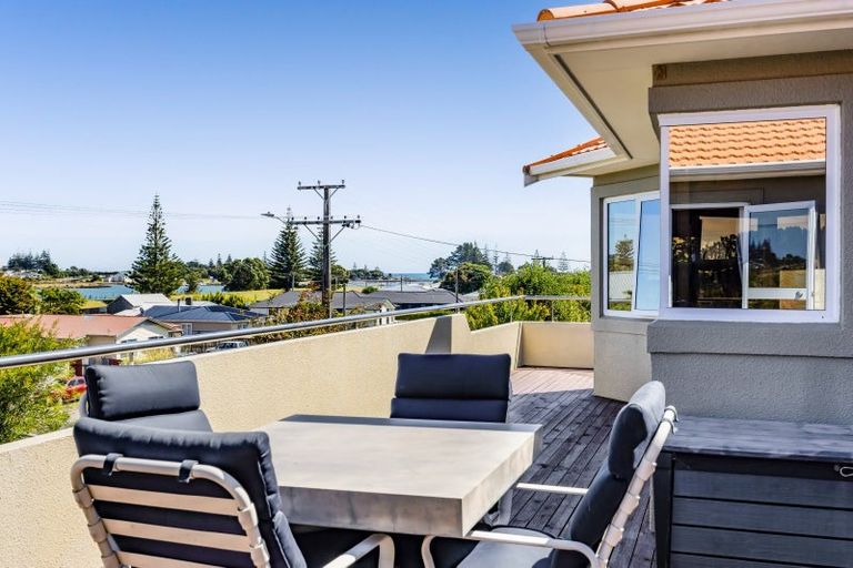 Photo of property in 50 Leslie Street, Waitara, 4320