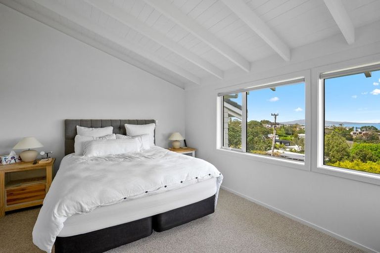 Photo of property in 7 Parr Terrace, Castor Bay, Auckland, 0620