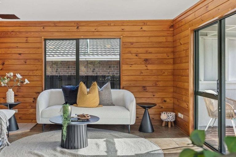 Photo of property in 38 Sherrybrooke Place, Sunnyvale, Auckland, 0612