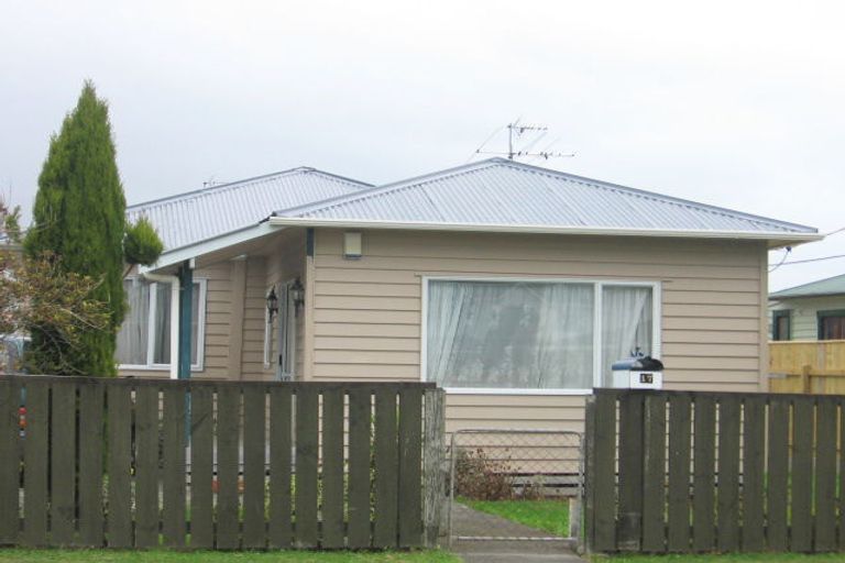 Photo of property in 17 Mason Street, Moera, Lower Hutt, 5010
