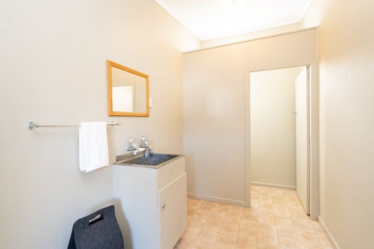 Photo of property in 11 Essex Street, Winton, 9720